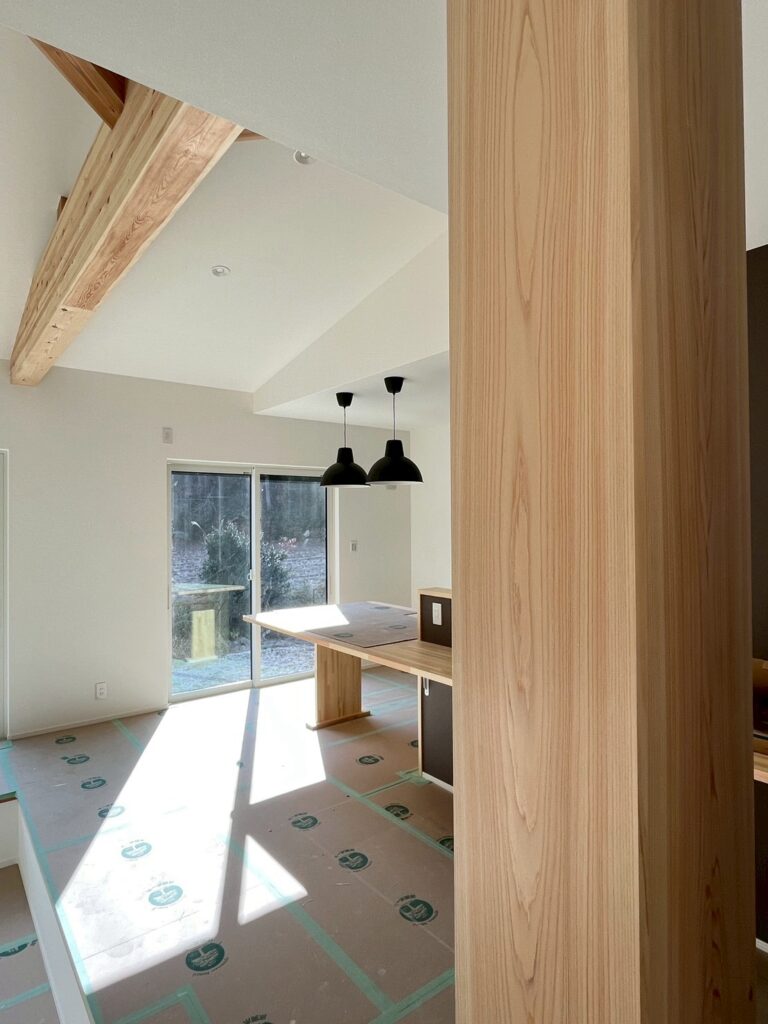 足場が外れ外観が見えてきました