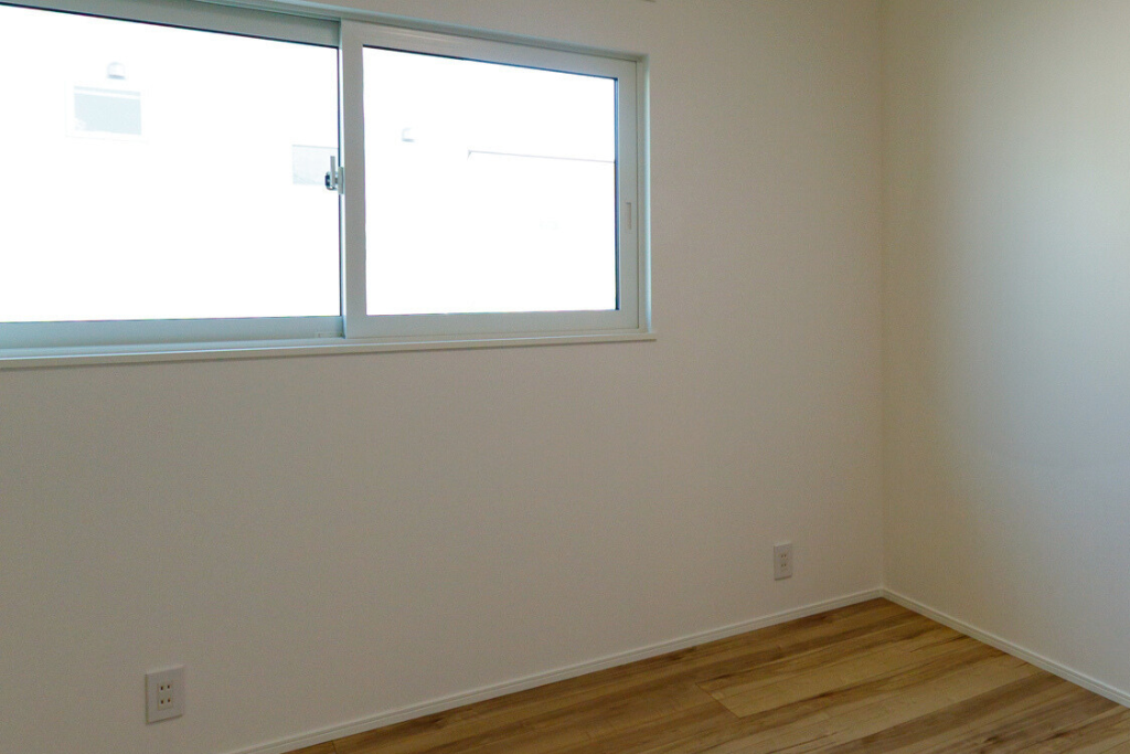 トリプルガラス樹脂サッシ