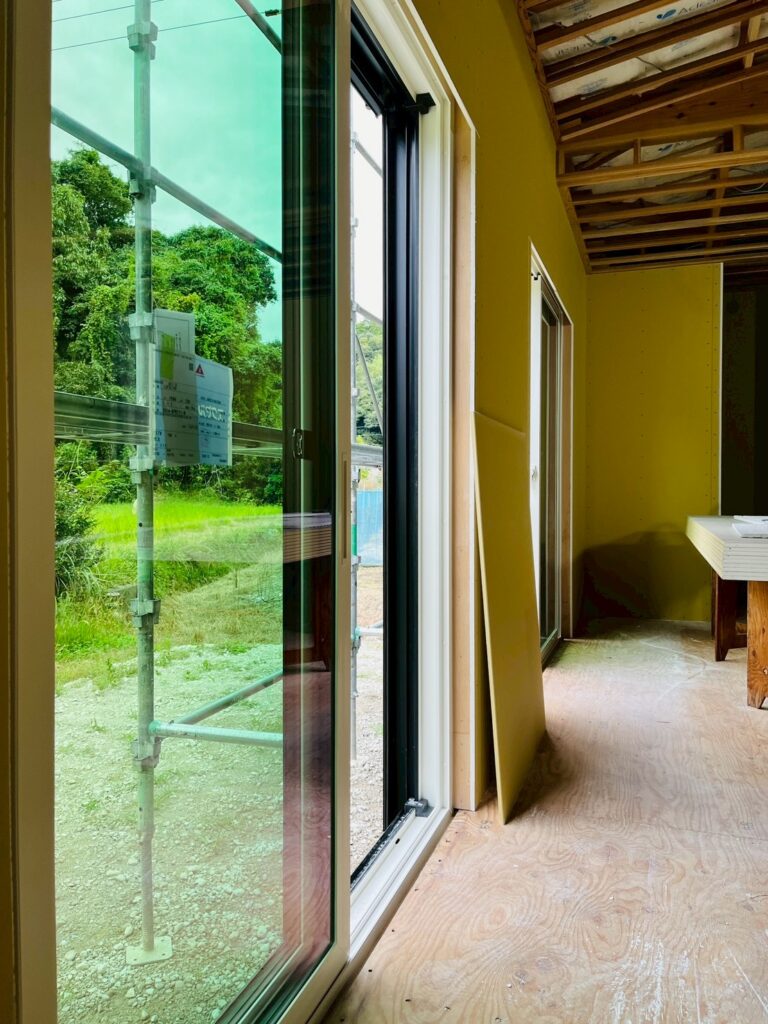 トリプルガラス樹脂サッシで年中快適