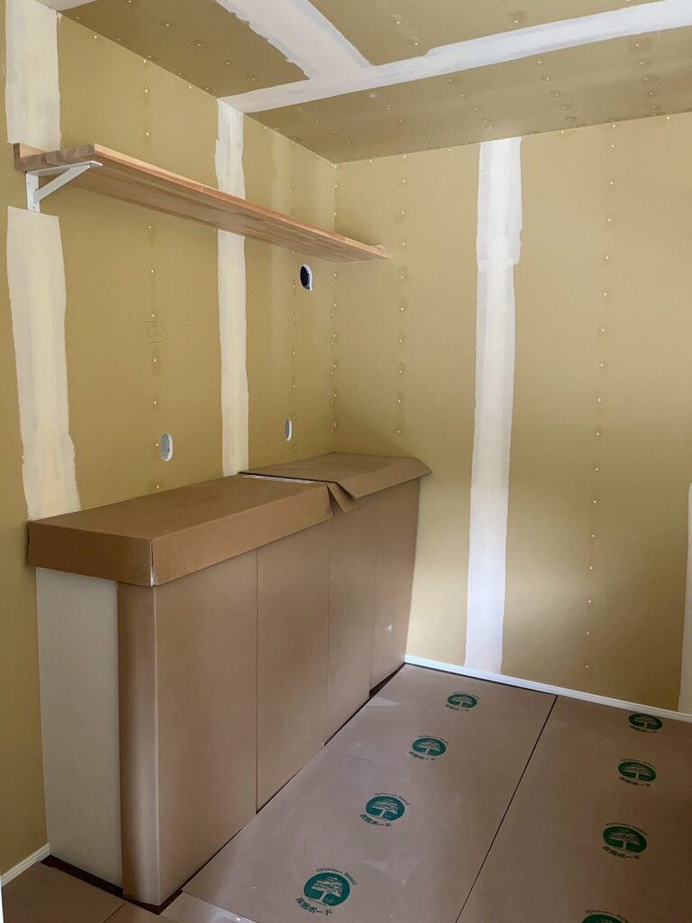 柔らかな曲線が魅力のR垂れ壁